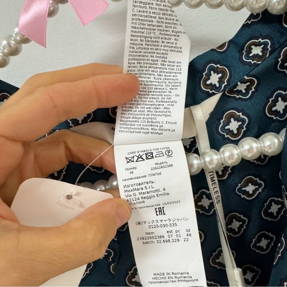 Max Mara All Over Printed Tie Waist Dress. - Picture 9 of 9